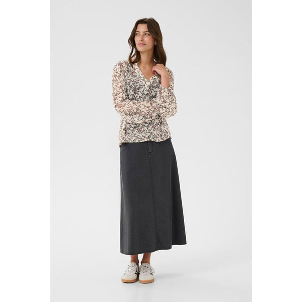 Sandy Blouse - Whitecap Gray Flower Bouquet